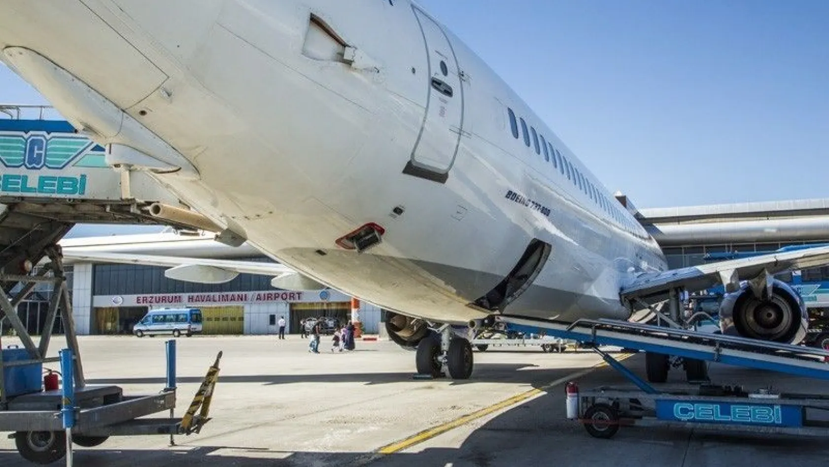Erzurum Havalimanı'nda Nisan ayında 123 bin 961 yolcuya hizmet verildi
