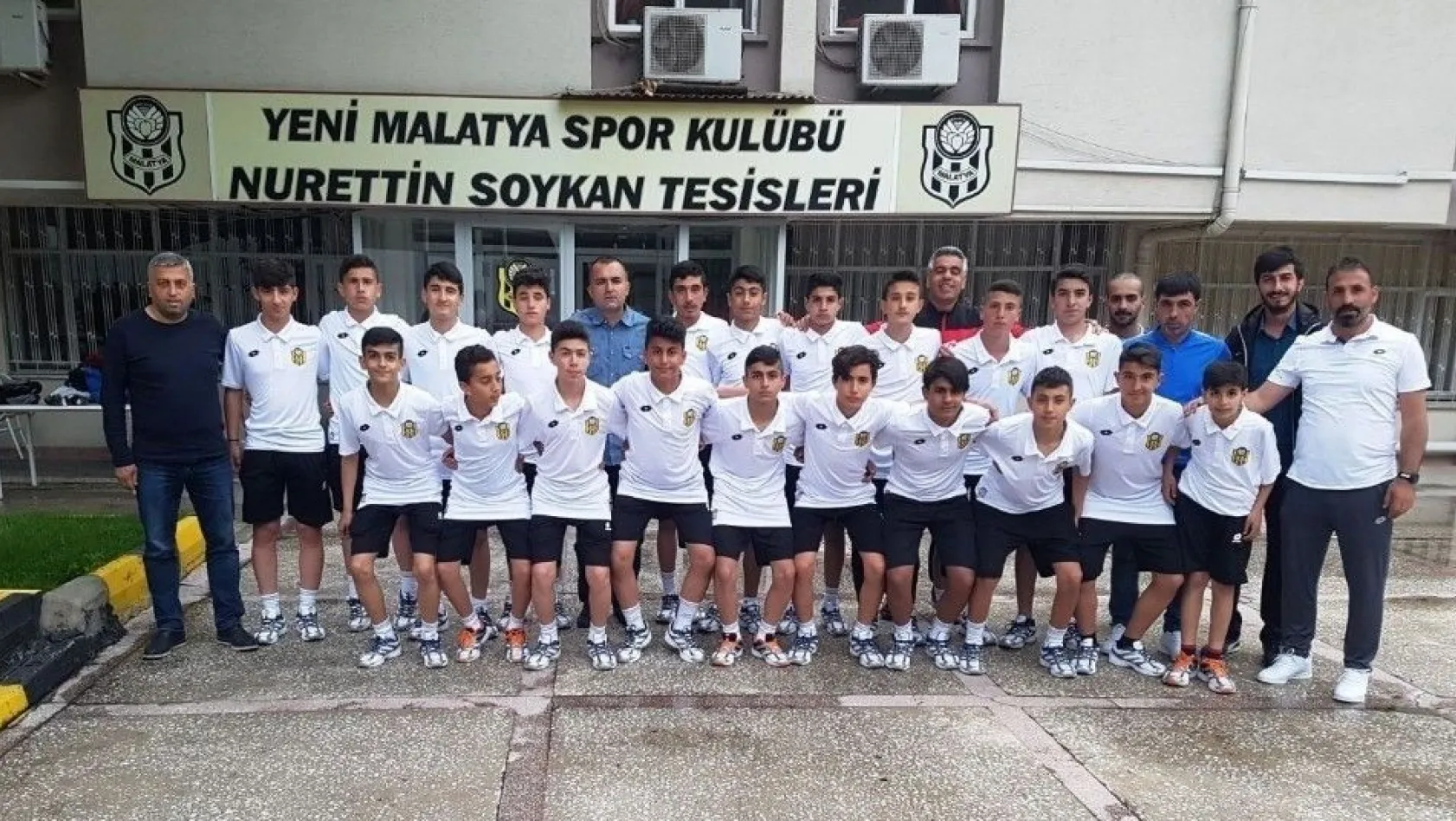 E.Yeni Malatyaspor U14 takımı Antalya'ya gitti
