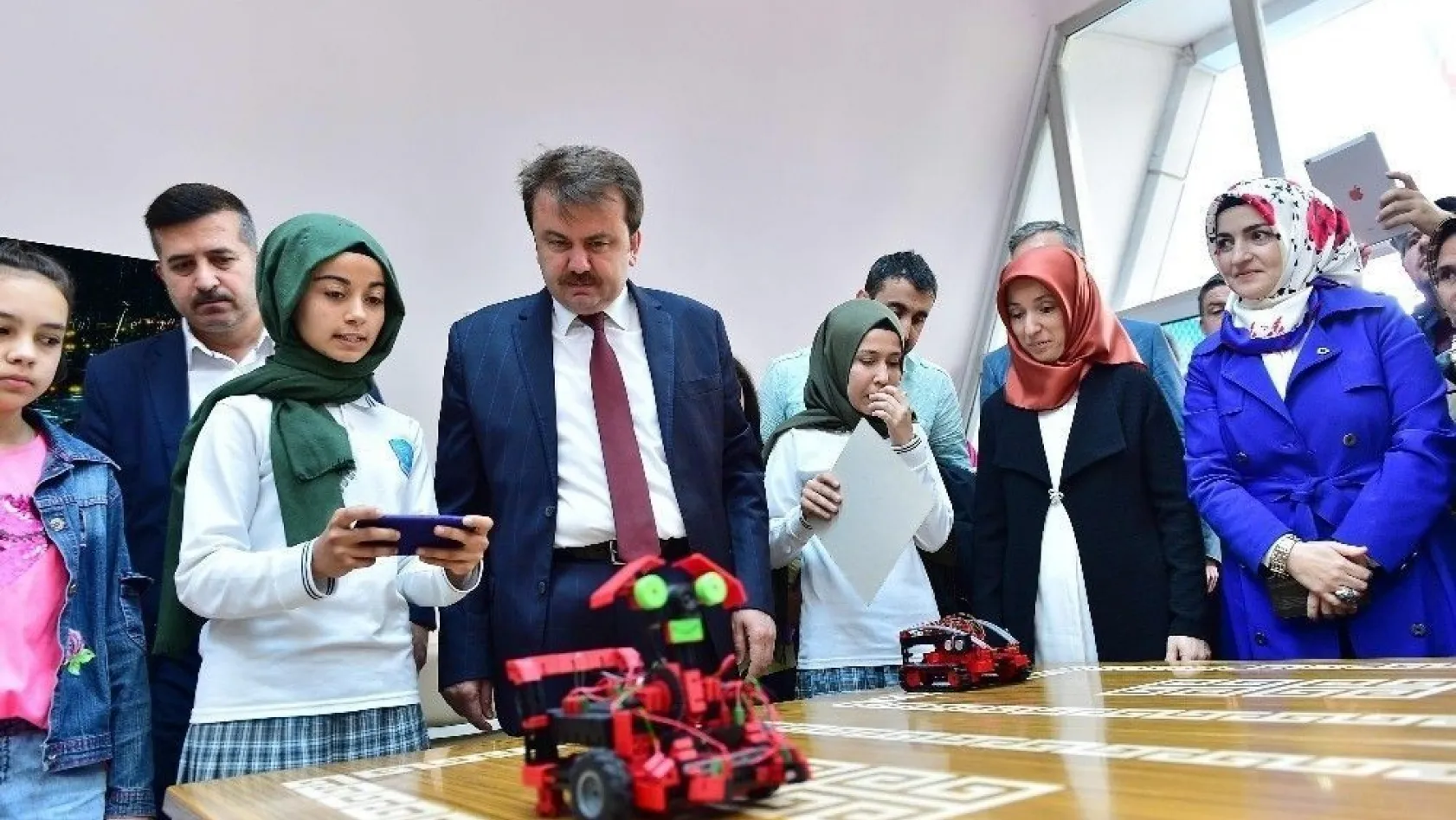 Kahramanmaraş'ta STEM merkezi açıldı
