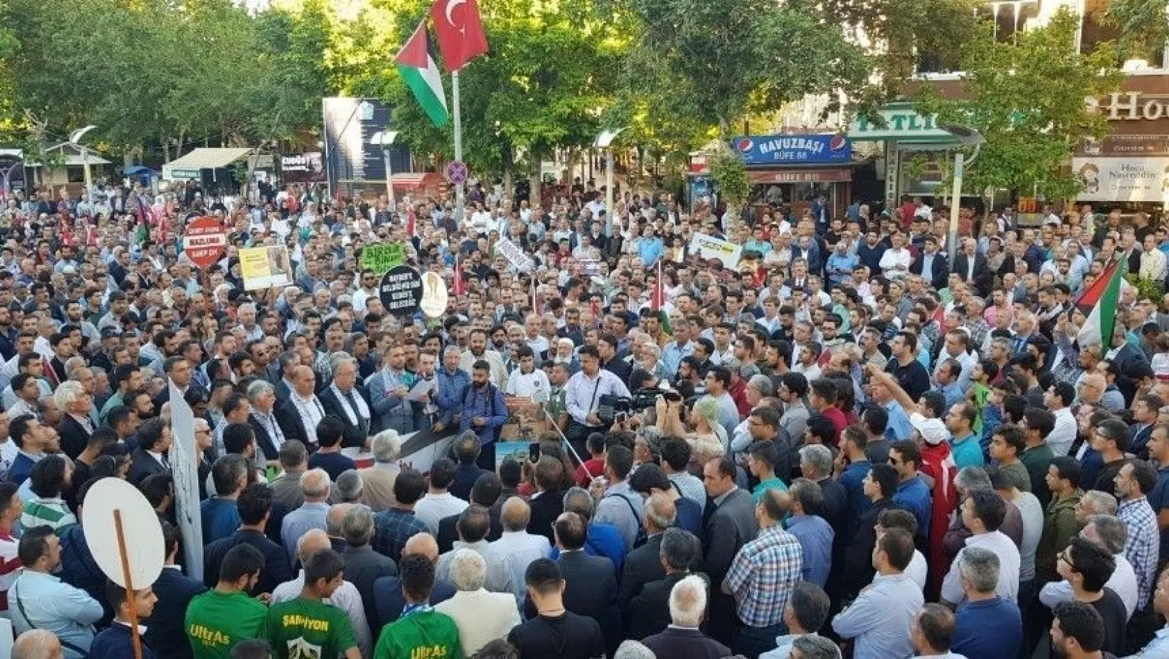 Adıyaman'da binlerce kişi Filistin için sokağa indi
