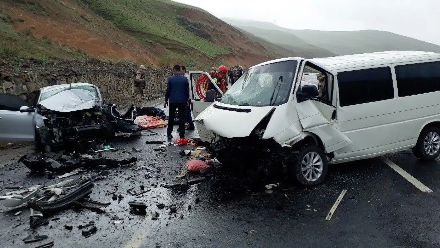 Kazada ölen 4 kişi son yolculuğuna uğurlandı
