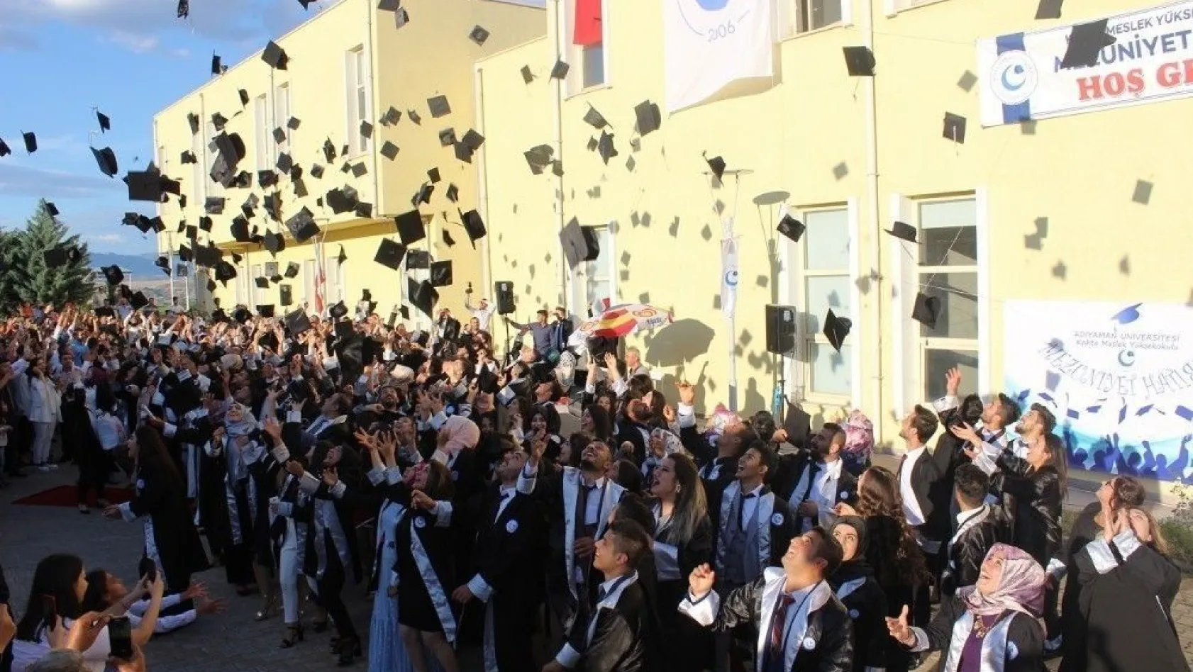 Kahta MYO'da mezuniyet sevinci
