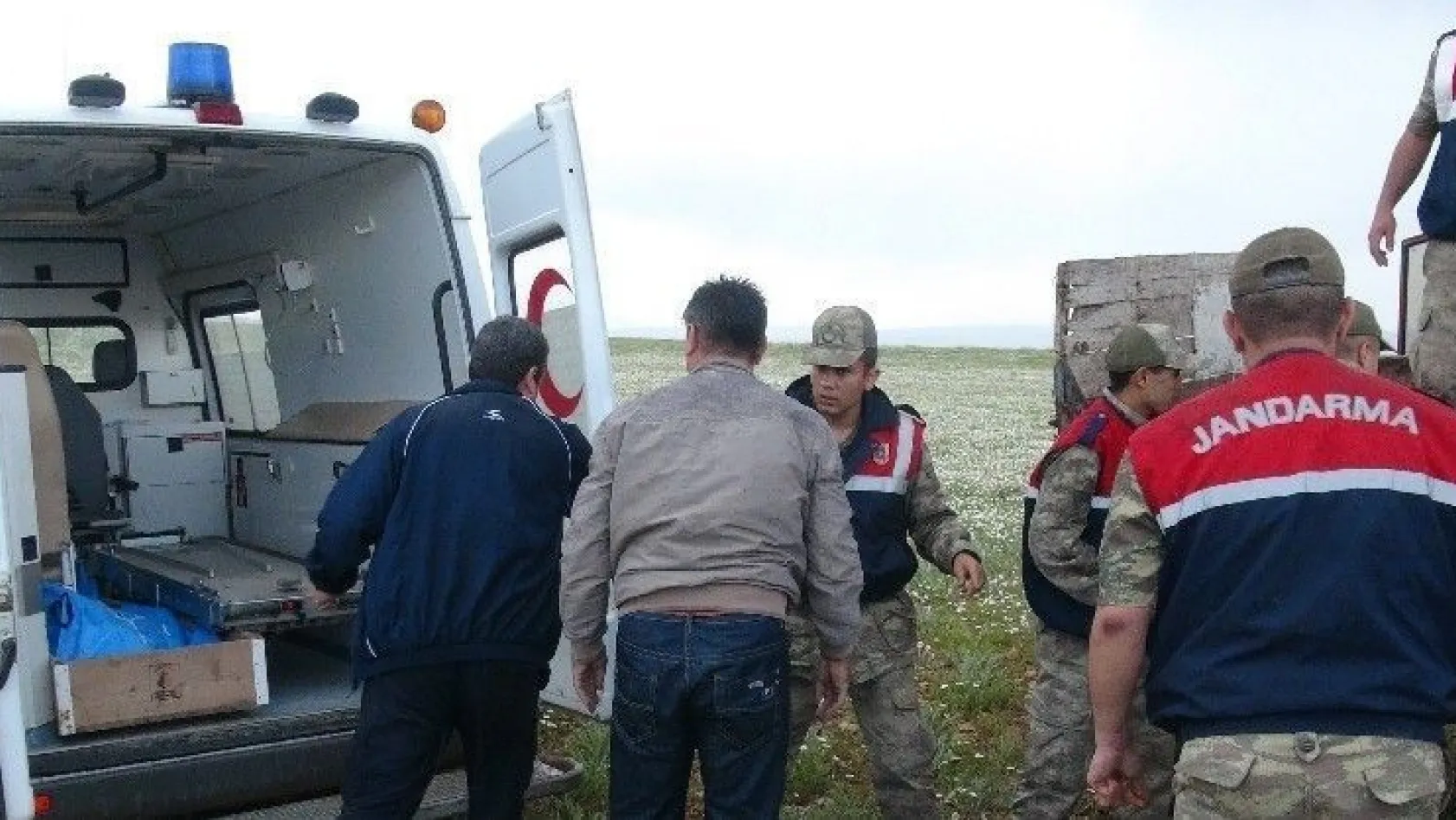Erzurum'da yıldırımın isabet ettiği 4 çoban yaralandı
