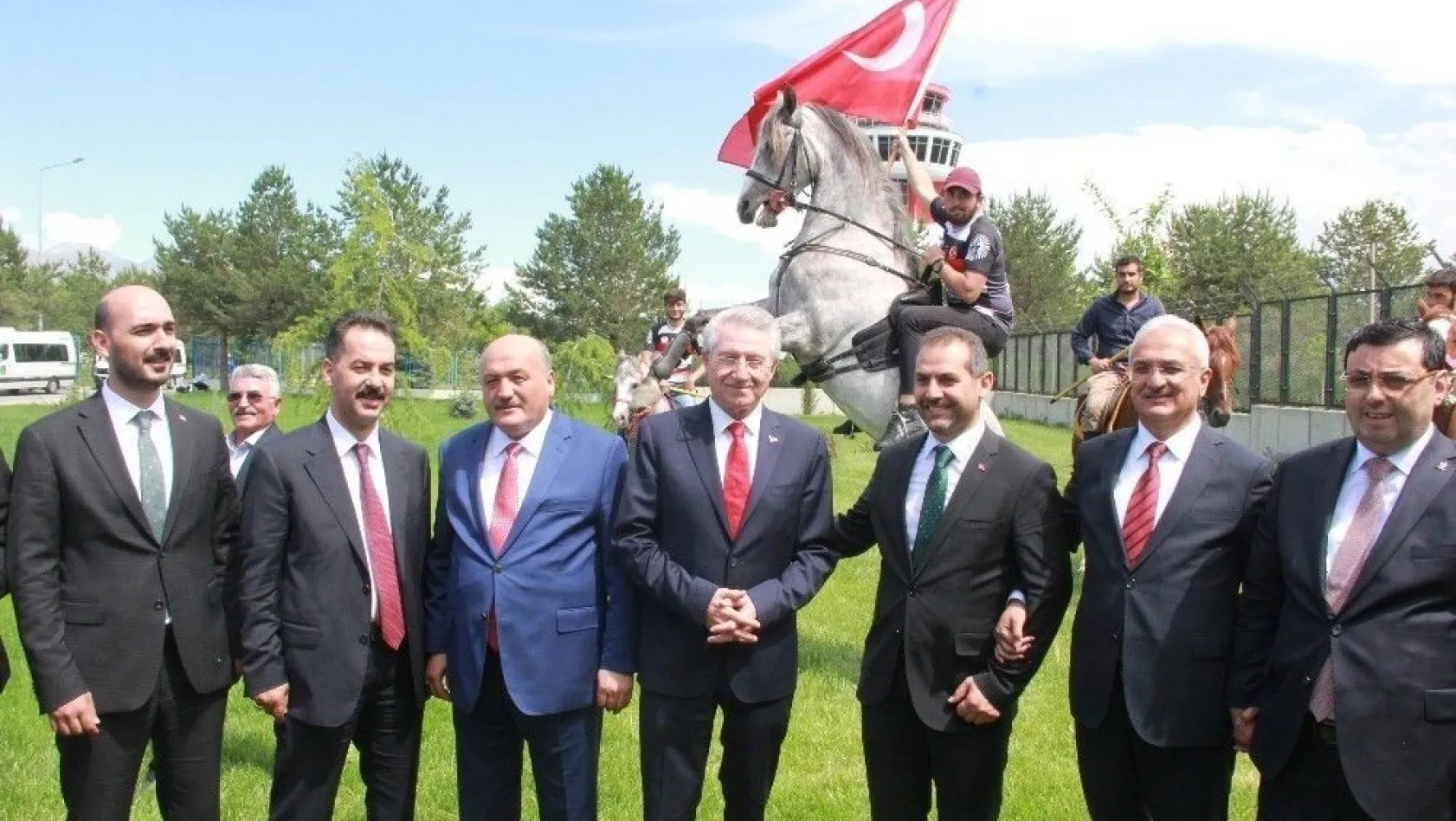 AK Parti Erzincan adayları seçmeniyle buluştu
