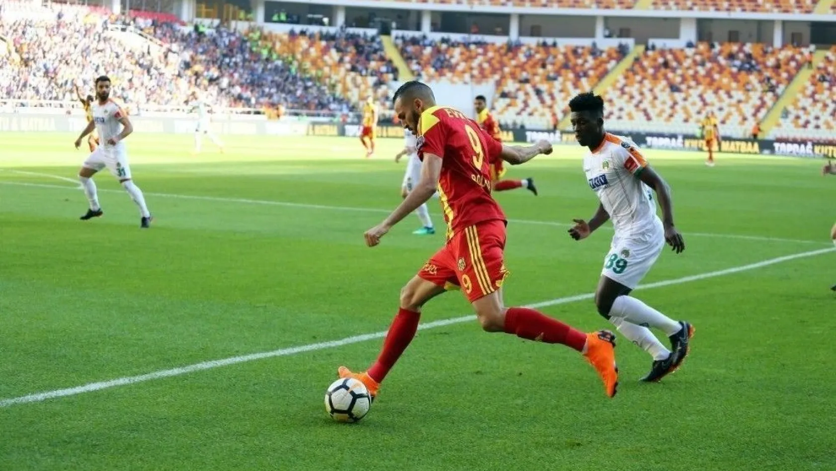 Evkur Yeni Malatyaspor'da 4 futbolcuya transfer teklifi
