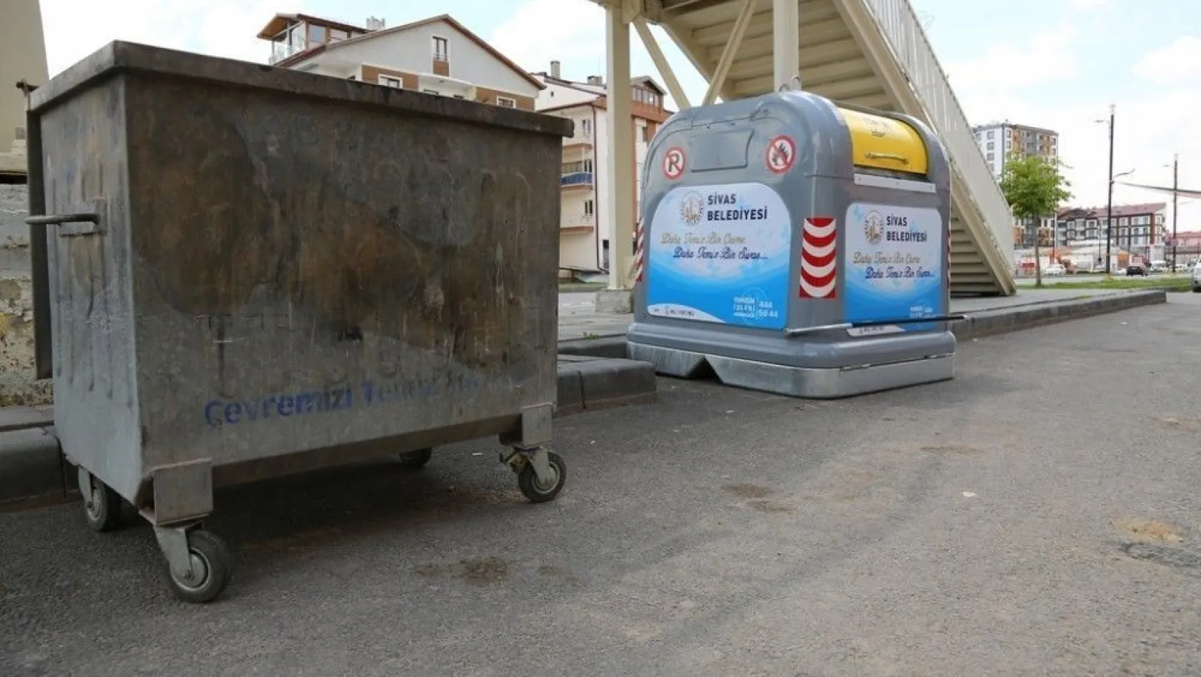 Sivas'ta çöp konteynerleri değişiyor
