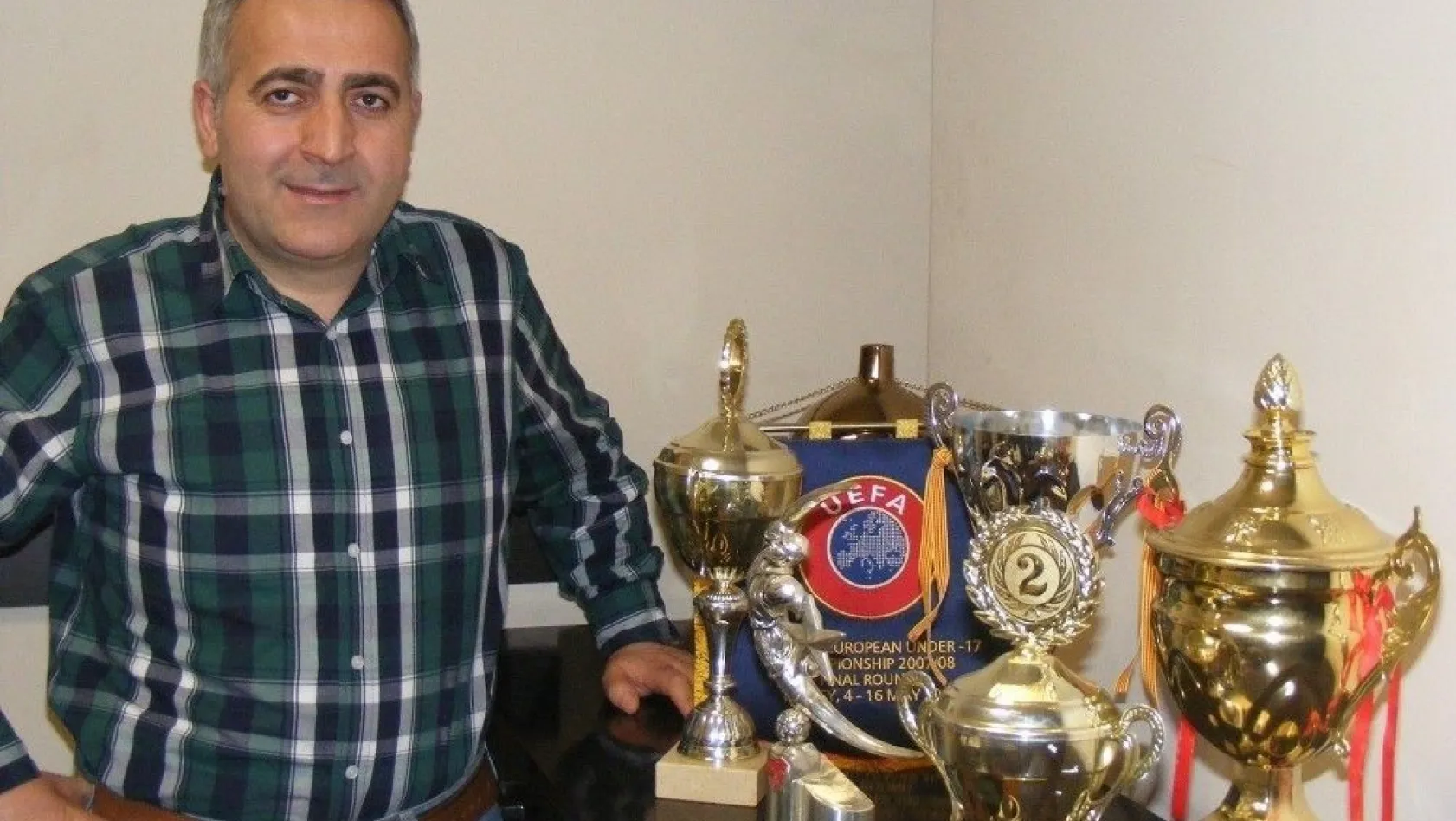 UYAFA Başkanı Şimşek 'Futbol kulüplerimiz Türk Lirası üzerinden transfer yapmalı'
