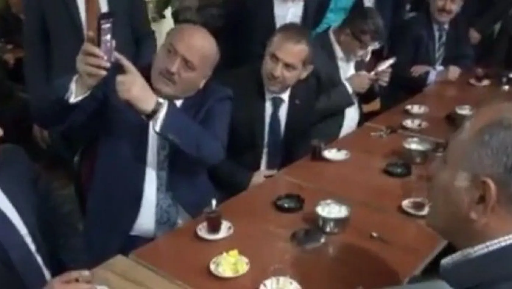 Başbakan Yıldırım, Erzincan'daki hemşehrilerine telefonda seslendi
