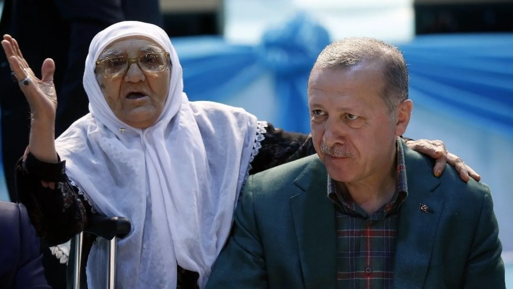 Cumhurbaşkanı Erdoğan Diyarbakır'da kanaat önderleriyle buluştu
