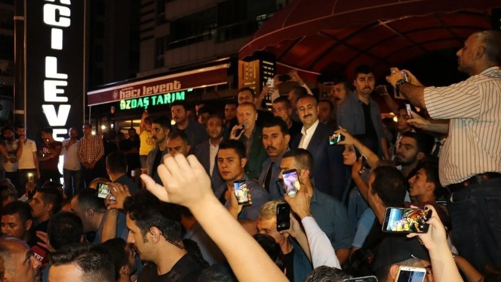 Cumhurbaşkanı Erdoğan'a Diyarbakır'da sevgi seli
