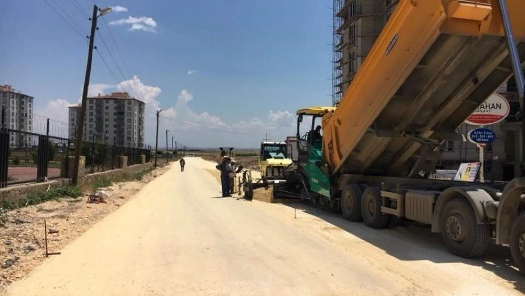 Altınşehir Mahallesinde asfalt çalışması yapıldı
