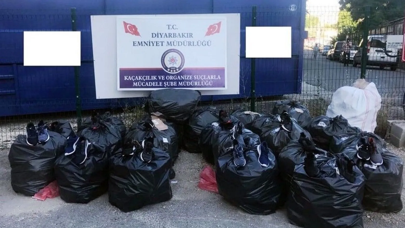 Diyarbakır'da 3 bin 814 gümrük kaçağı ayakkabı ele geçirildi
