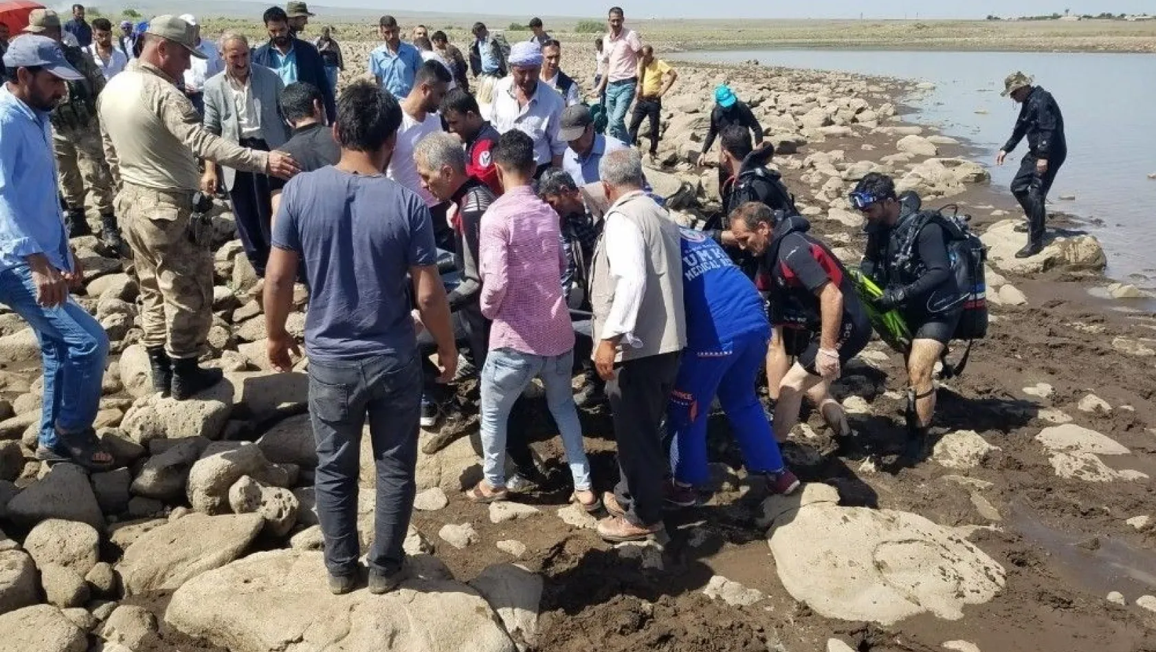 Diyarbakır'da serinlemek için baraj gölüne giren iki çocuk boğuldu
