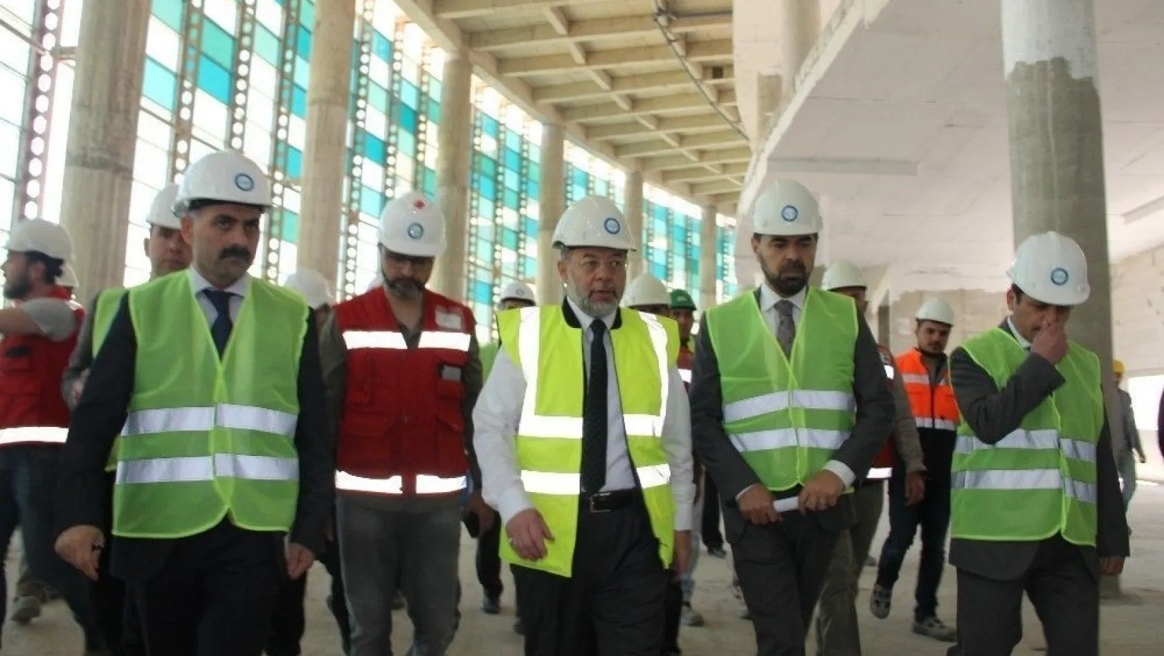 Başbakan Yardımcısı Akdağ, Erzurum Şehir Hastanesi inşaatında incelemelerde bulundu
