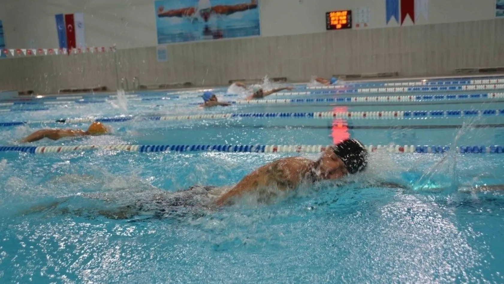 Adıyaman Üniversitesi Yarı Olimpik Yüzme Havuzu vatandaşın hizmetine açıldı
