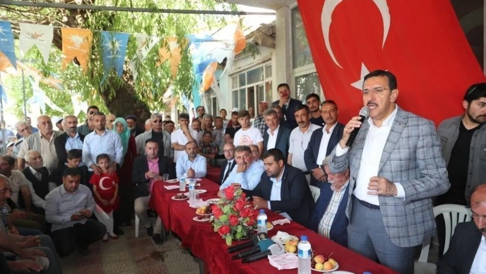 Bakan Tüfenkci'ye Doğanşehir'de sevgi seli
