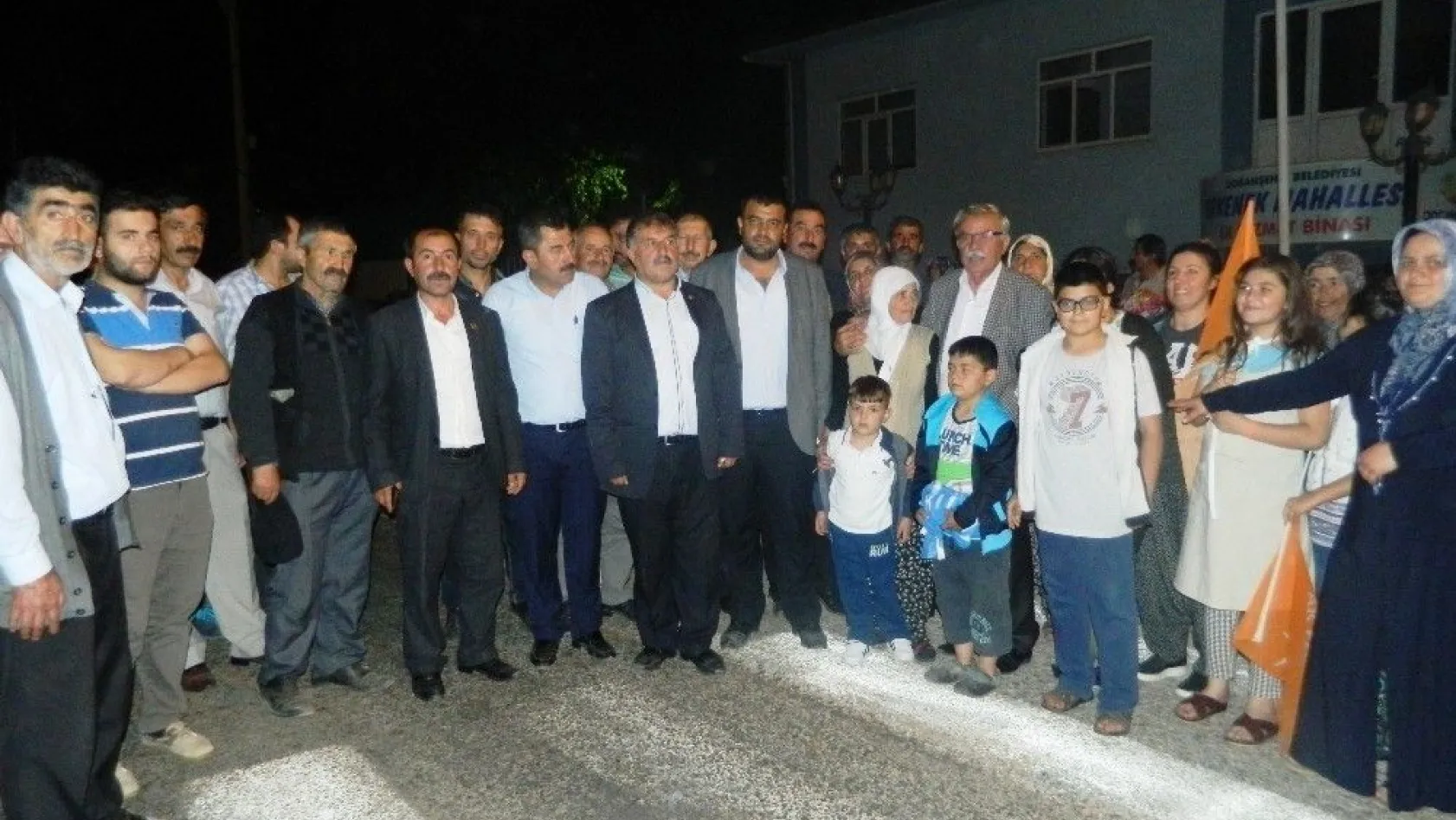 Doğanşehir'de seçim kutlamaları
