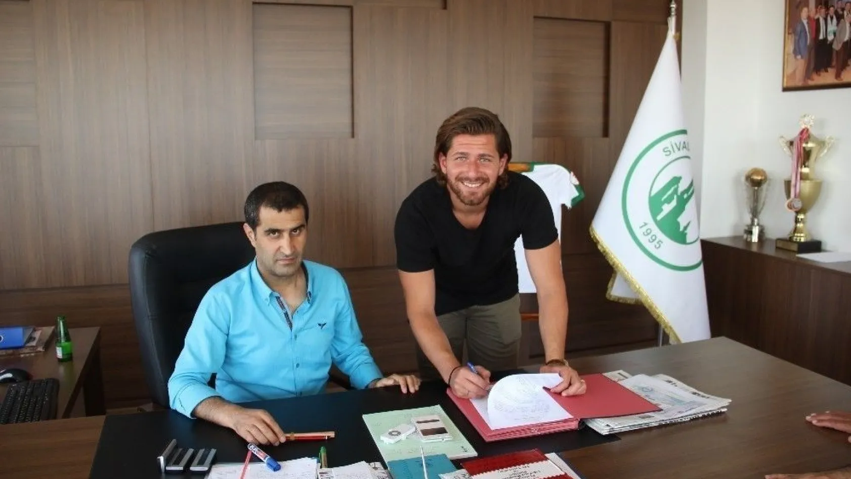 Sivas Belediyespor Ali Aydın ile sözleşme yeniledi
