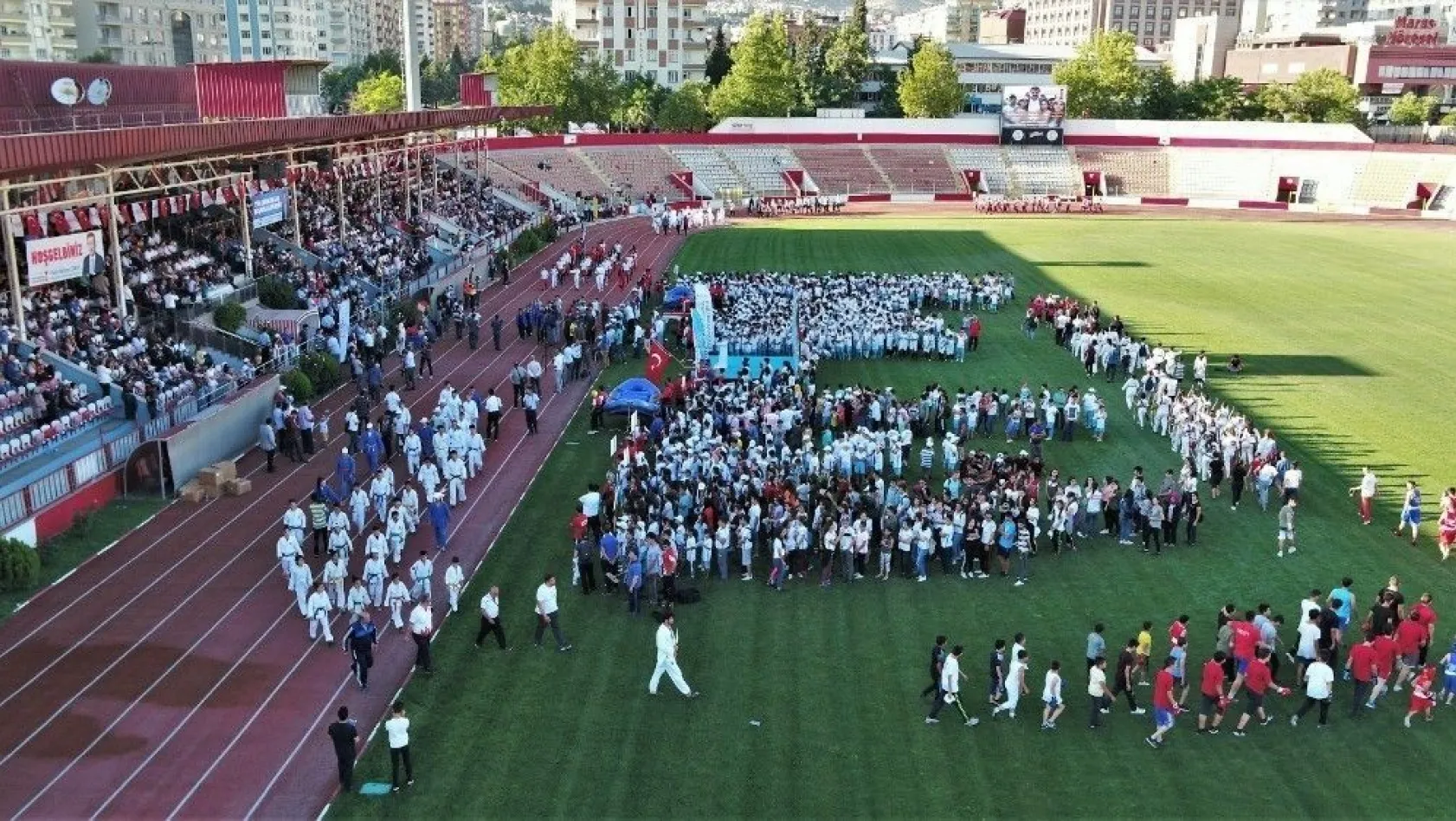 Kahramanmaraş'ta yaz spor okulları açıldı
