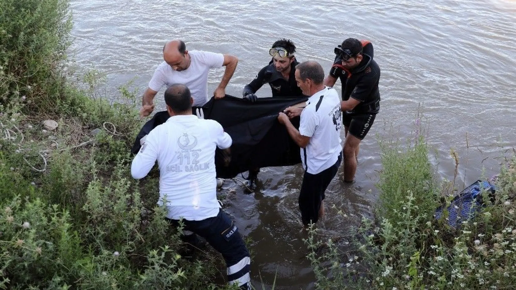 Dicle Nehri'nde 14 yaşındaki çocuk boğuldu
