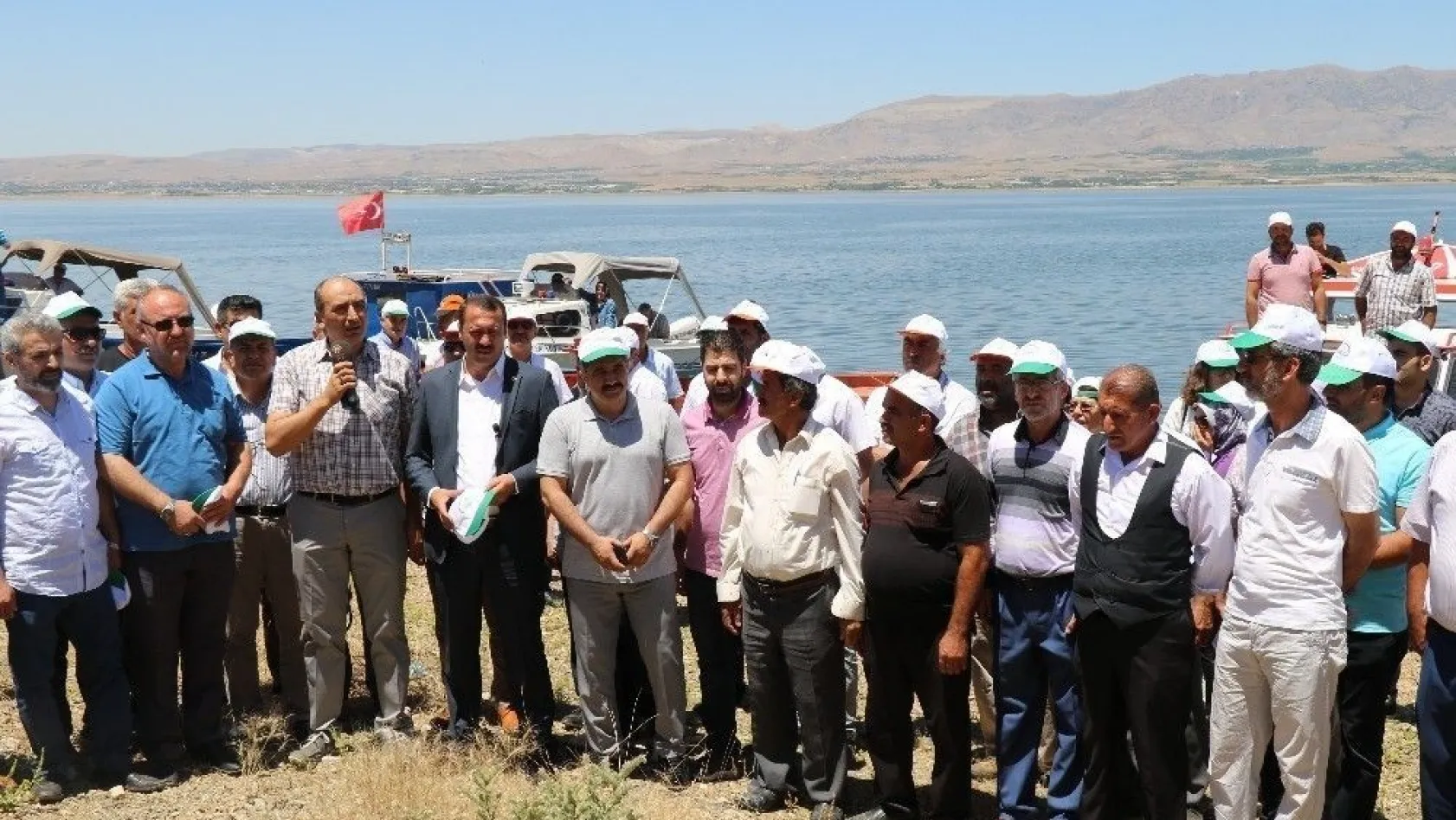 Elazığ'da su ürünleri av sezonu açıldı
