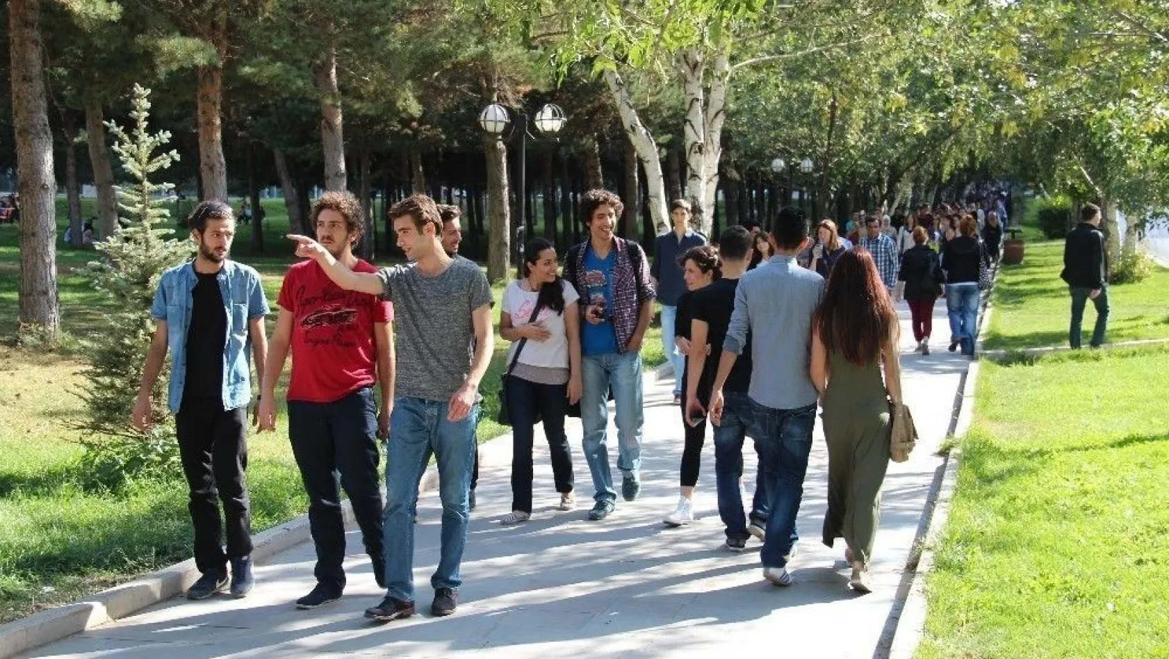 Atatürk Üniversitesi'nde dört mevsim eğitim
