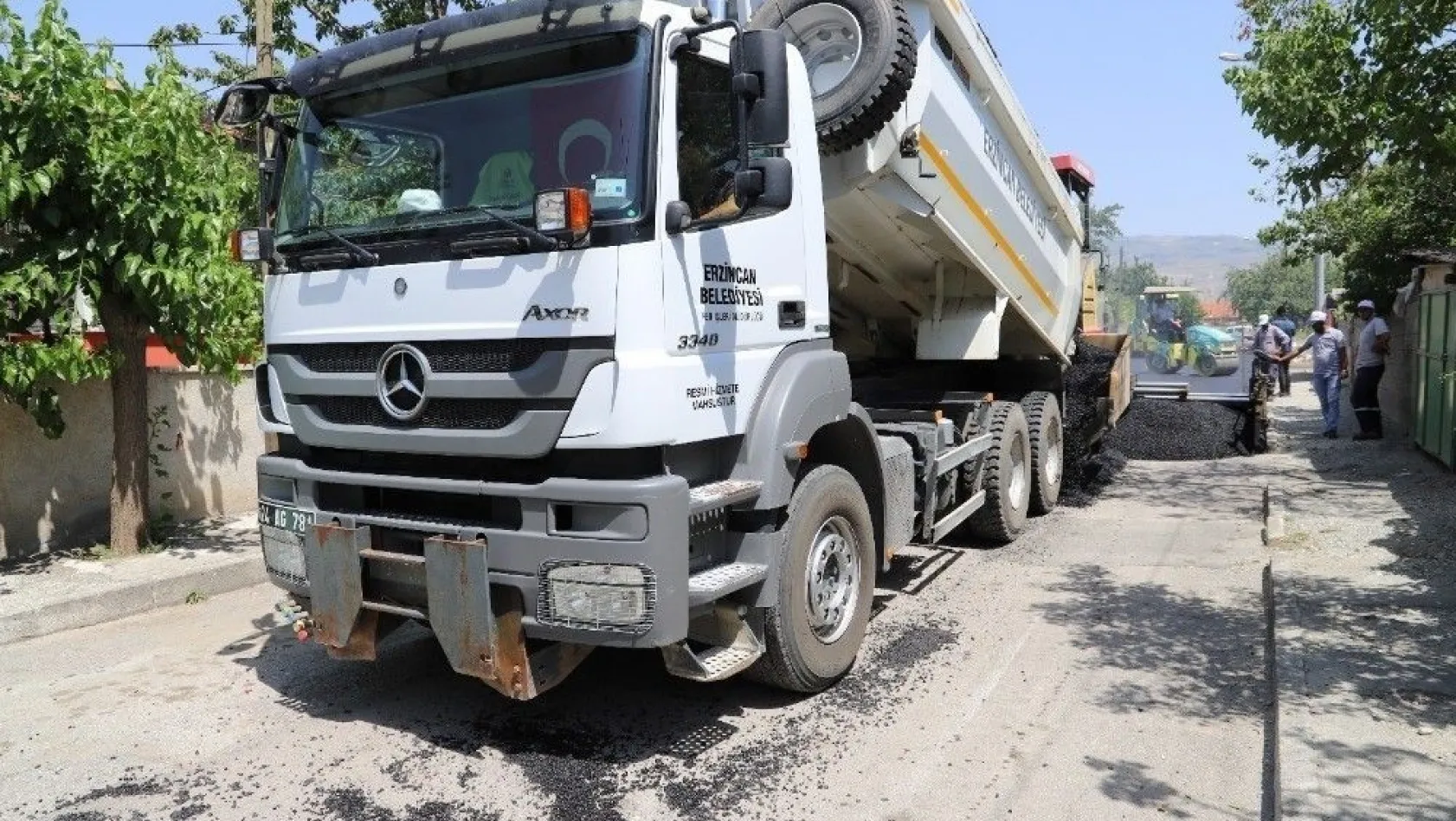 Erzincan Belediyesi asfalt çalışmalarına tam gaz devam ediyor
