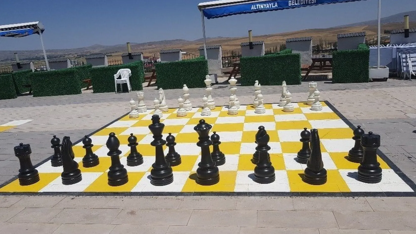 Altınyayla'da açık hava satranç parkı
