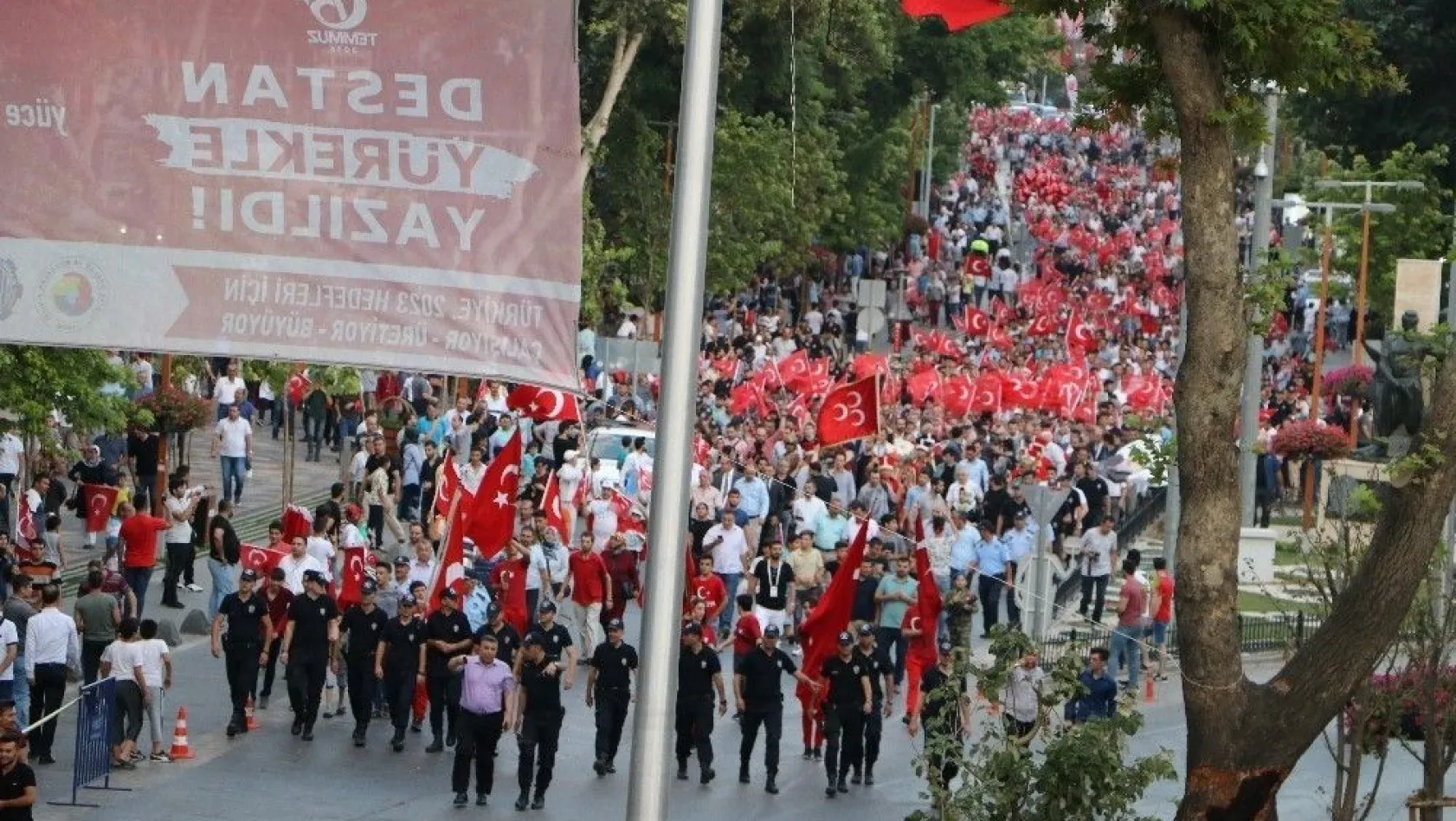 Kahramanmaraş'ta binler Demokrasi Meydanı'nda buluştu
