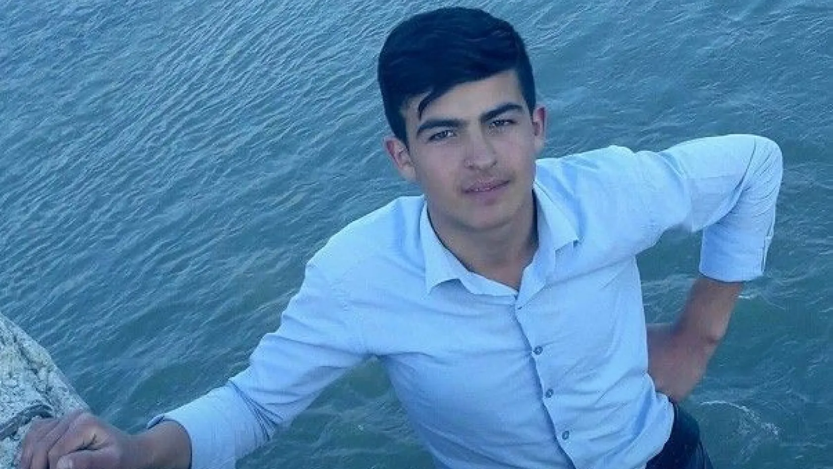 Serinlemek için Aras Nehri'ne giren 14 yaşındaki çocuk boğuldu
