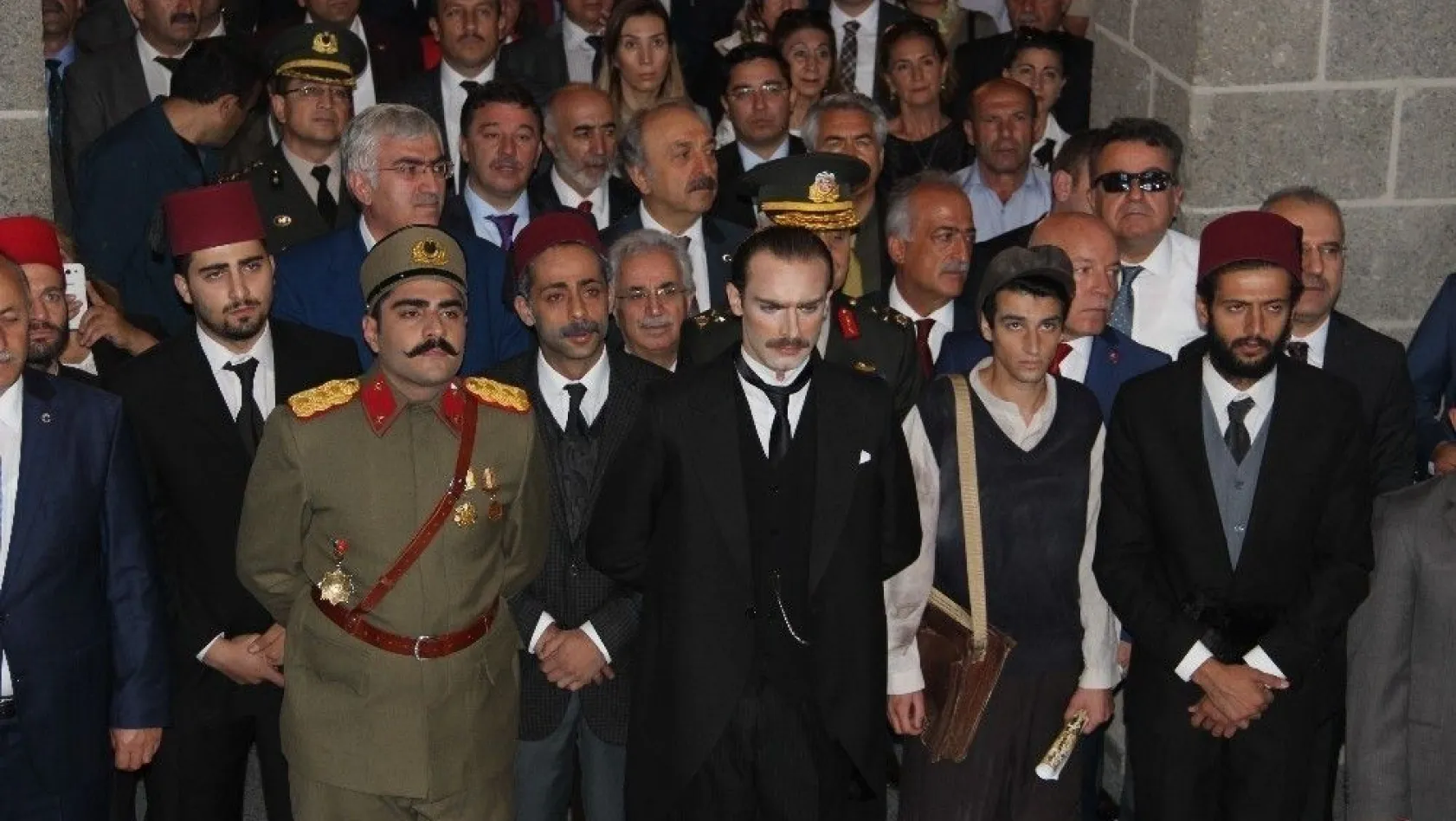Tarihi Erzurum Kongresi 99 yıl sonra yeniden canlandırıldı
