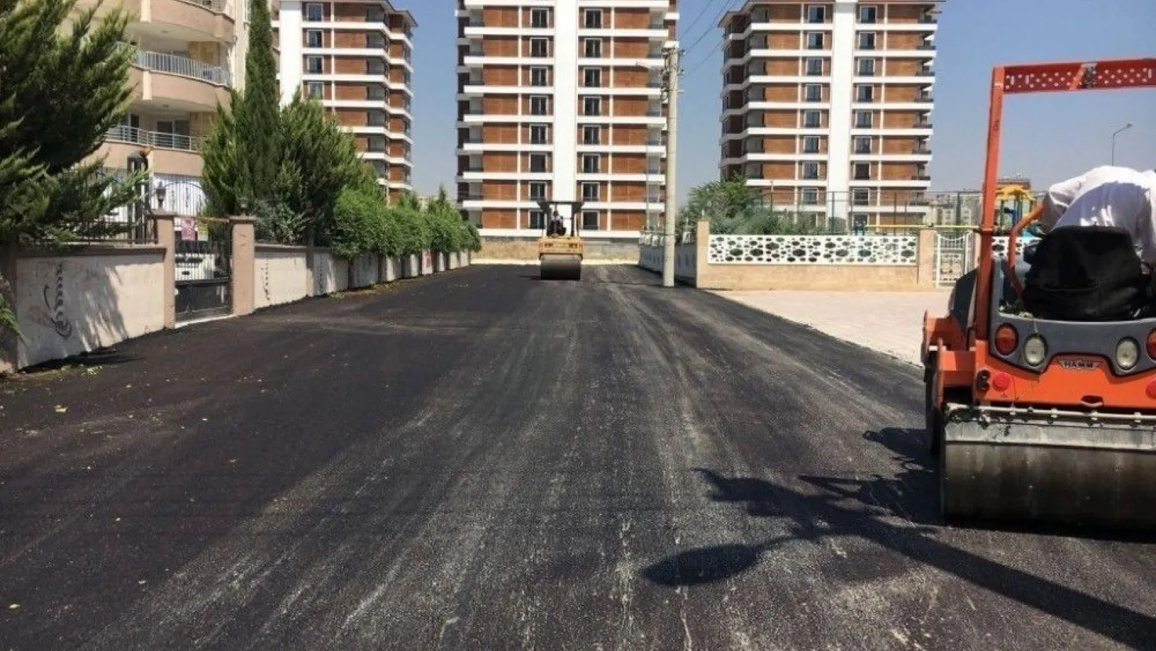 Altınşehir mahallesinde asfalt çalışması
