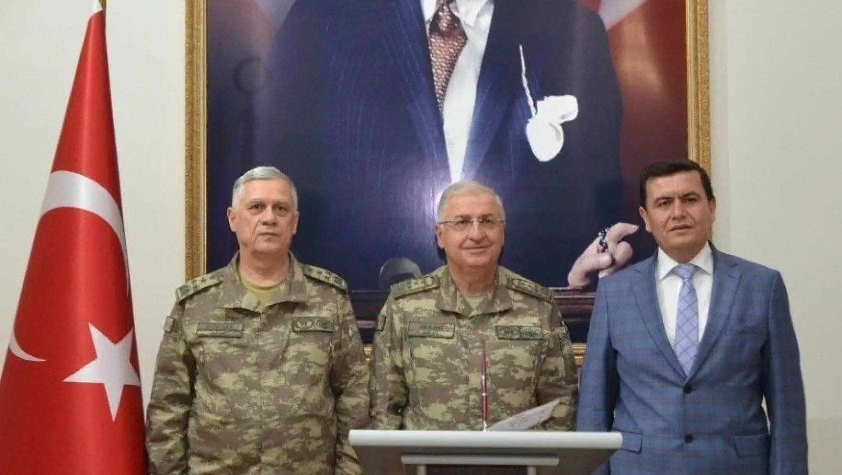 Genelkurmay Başkanı ve Kara Kuvvetleri Komutanı'ndan Erzincan Valiliğine ziyaret
