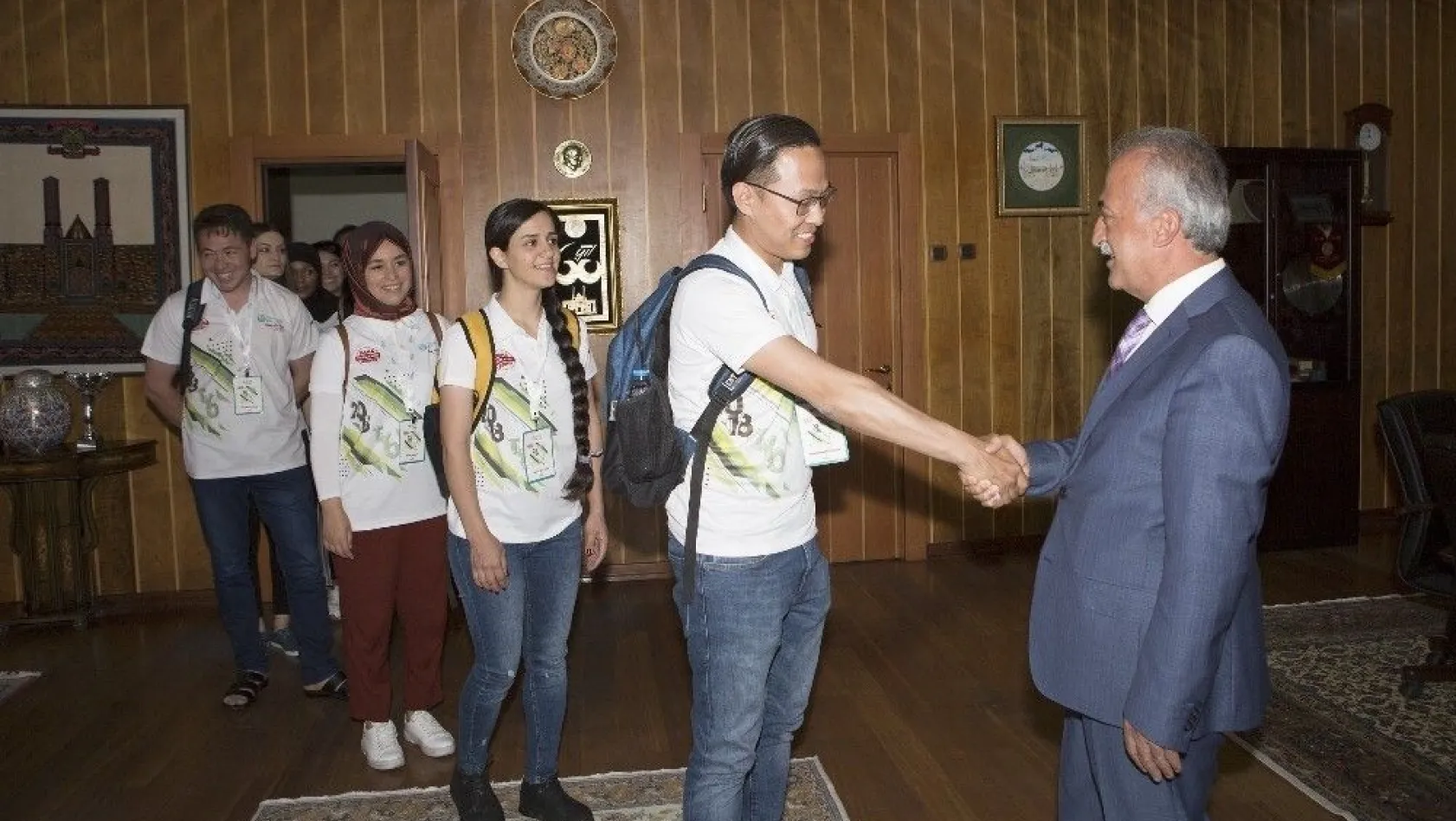 Rektör Çomaklı, Türkçe Yaz Okulu öğrencilerini kabul etti
