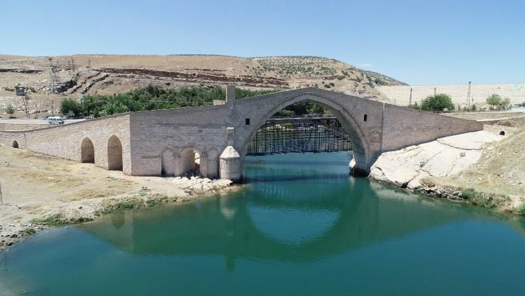 Tarihin eskitemediği köprü: Malabadi
