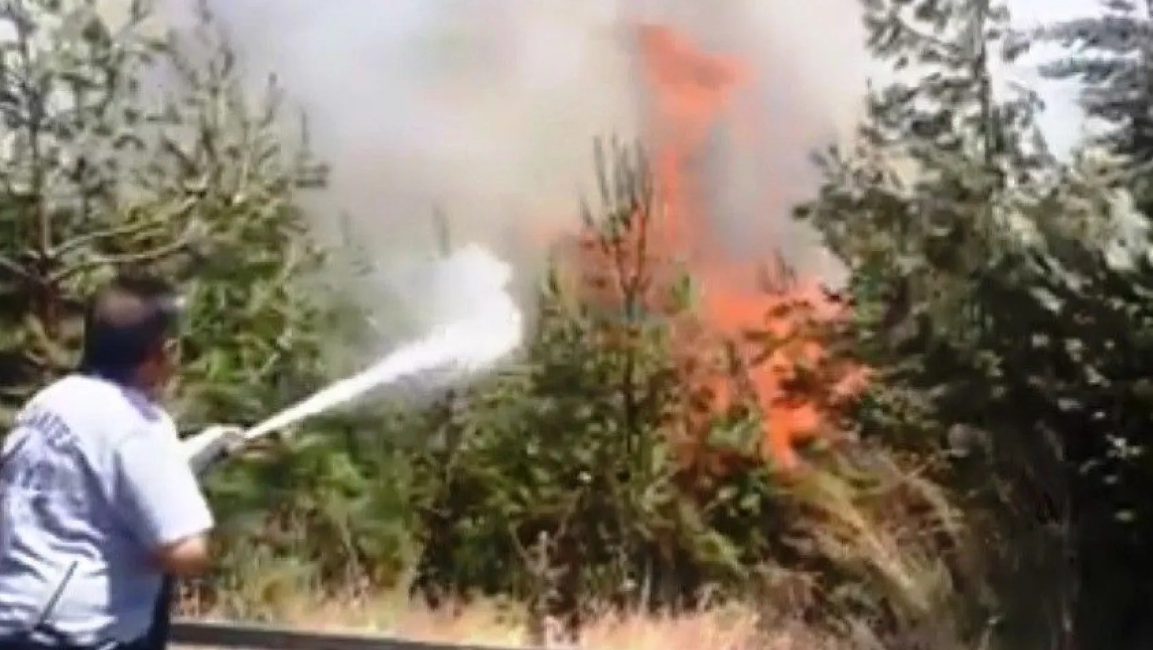Kahramanmaraş-Gaziantep sınırında çıkan çifte orman yangını korkuttu
