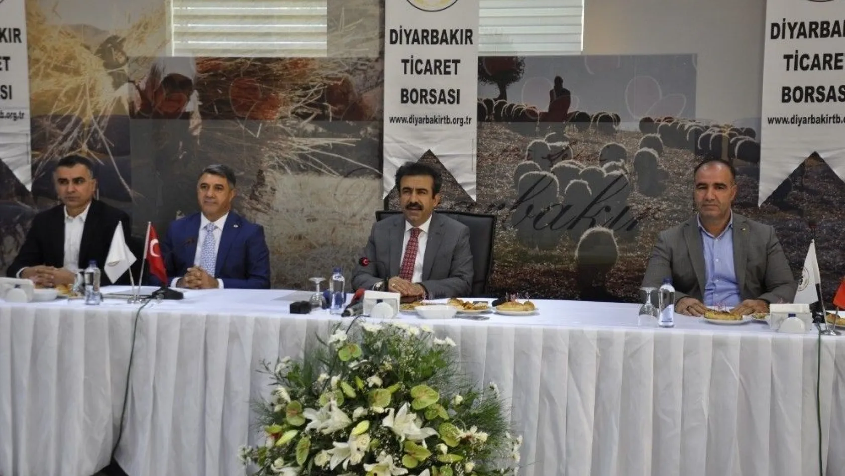 'Diyarbakır'ın geleceğine umutla bakıyoruz'
