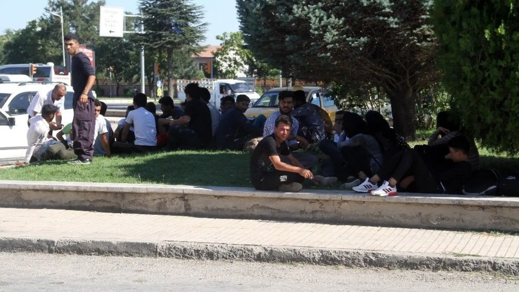 İstanbul yerine Elazığ'da bırakılan Afganlılar ortada kaldı