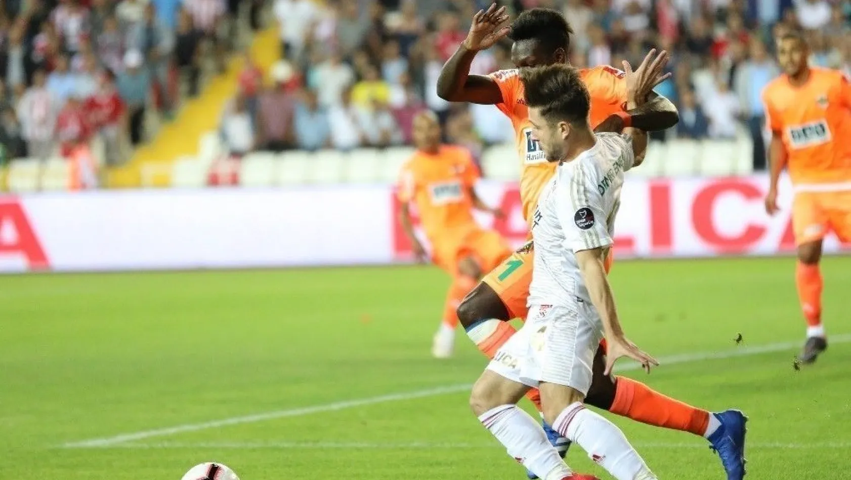 Spor Toto Süper Lig: Demir Grup Sivasspor: 0 - Aytemiz Alanyaspor: 0 (İlk yarı)
