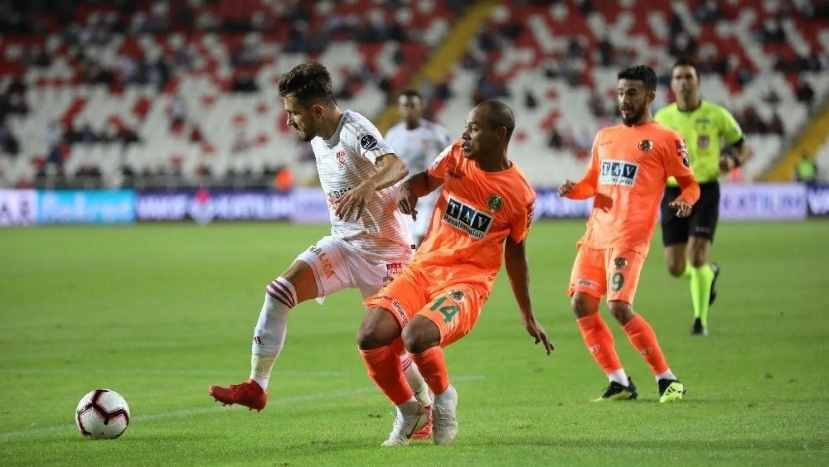 Spor Toto Süper Lig: Demir Grup Sivasspor: 1 - Aytemiz Alanyaspor: 0 (Maç sonucu)
