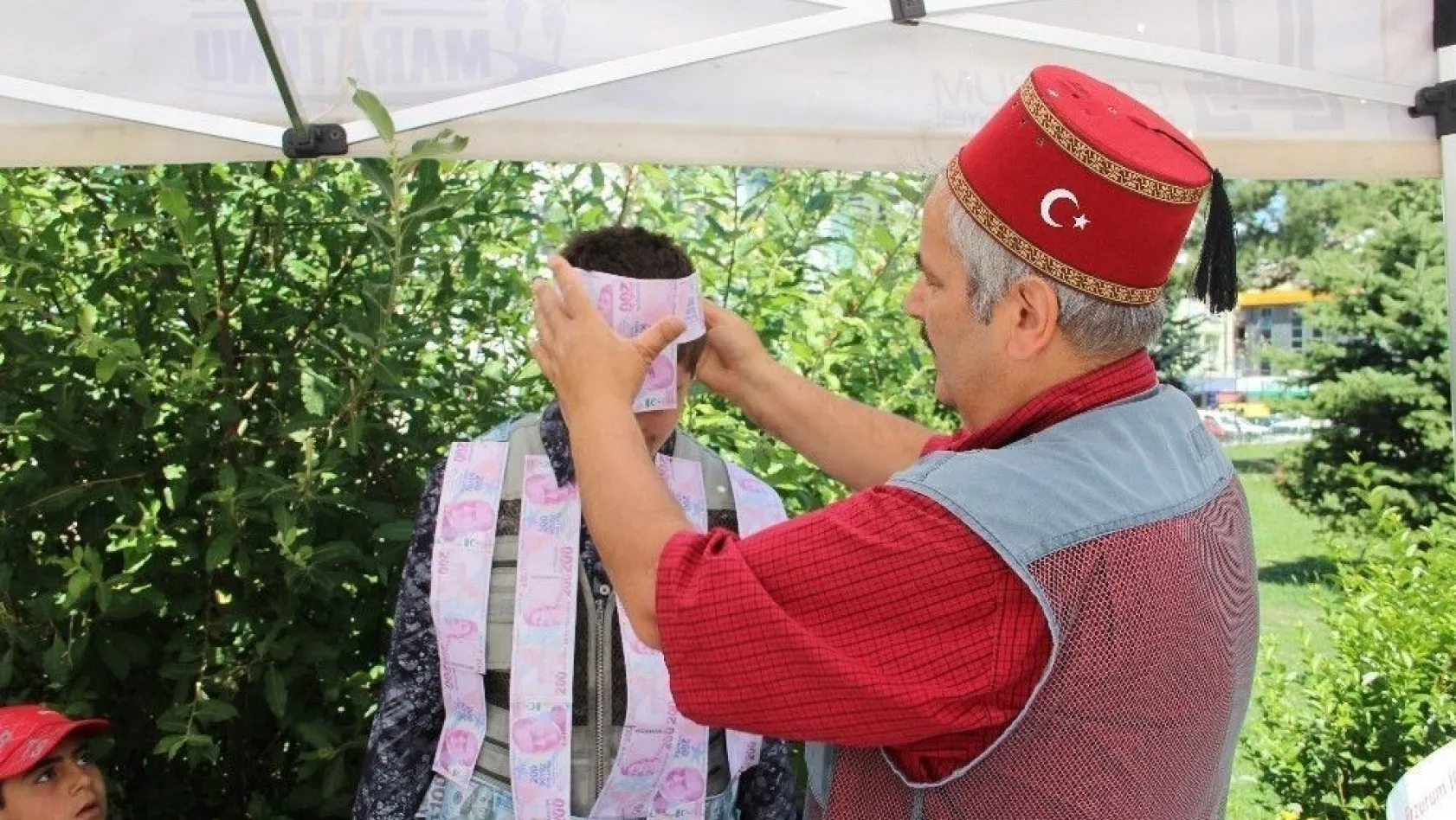 Erzurum'da dolara ilginç protesto
