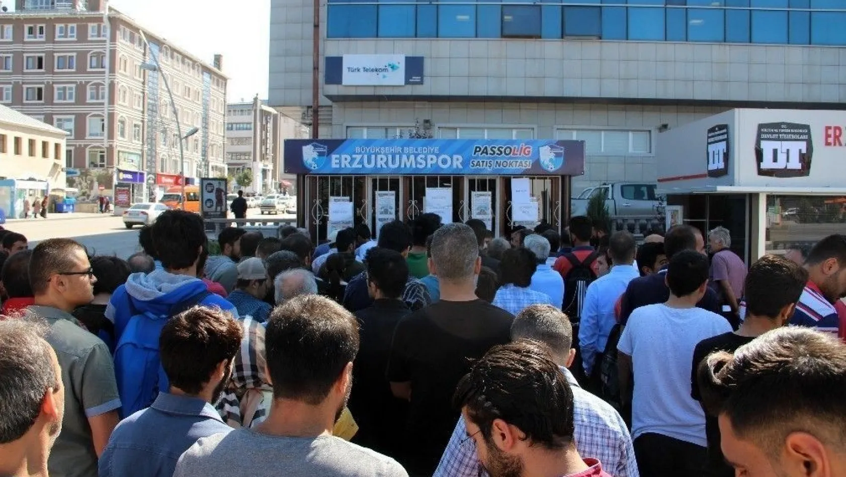 Erzurum'da Beşiktaş maçı biletlerine yoğun ilgi
