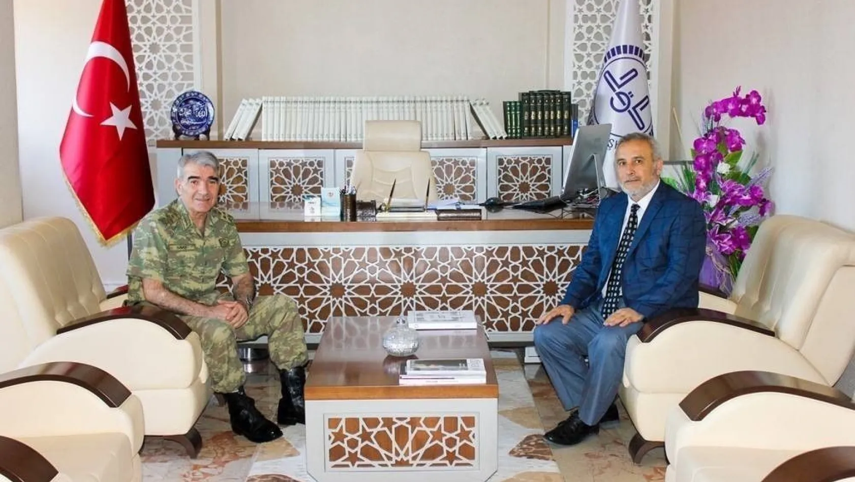 3. Ordu Komutanı Erzincan İl Müftülüğünü ziyaret etti
