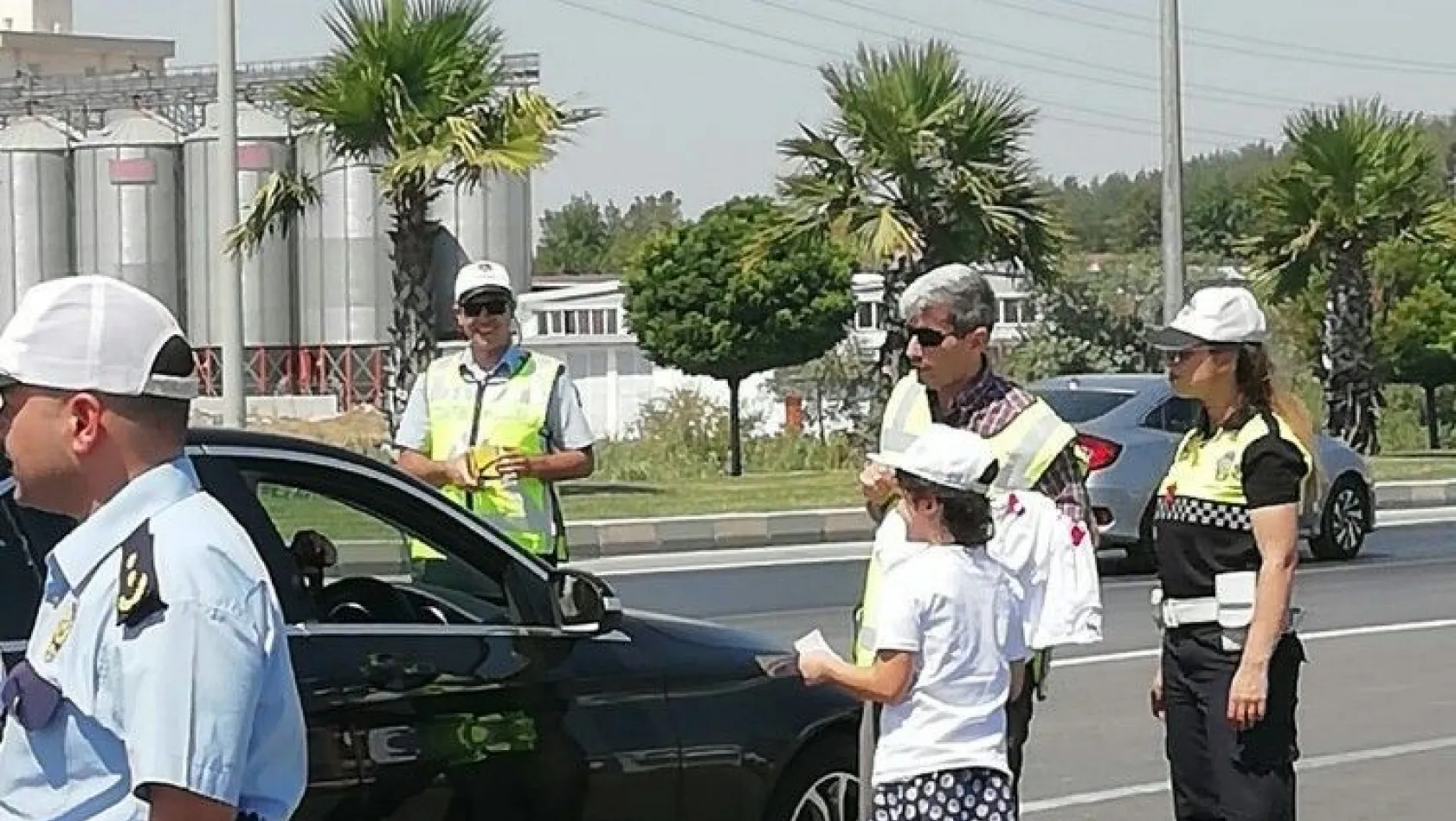 Kahramanmaraş'ta çocuklar trafik polisi oldu

