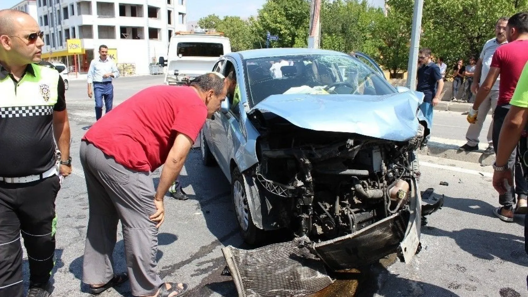 Erzincan'da trafik kazası: 5 yaralı

