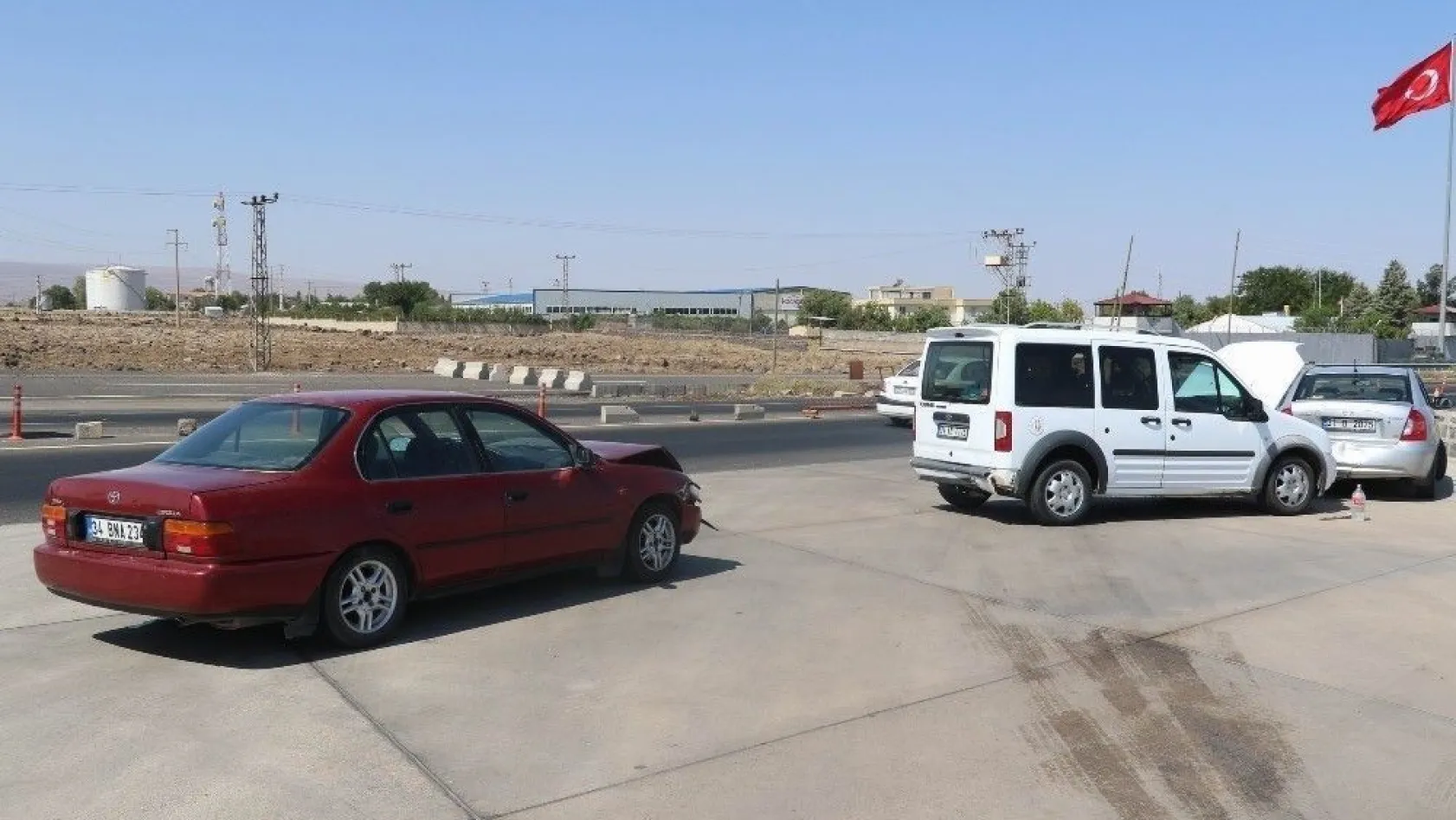 Diyarbakır'da zincirleme trafik kazası: 3 yaralı

