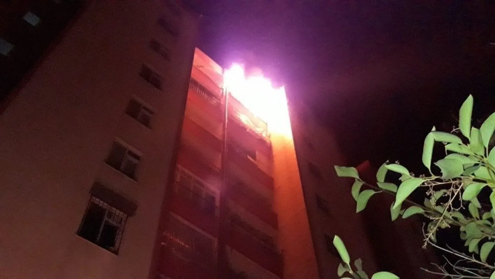 Kahramanmaraş'ta gece yarısı korkutan yangın
