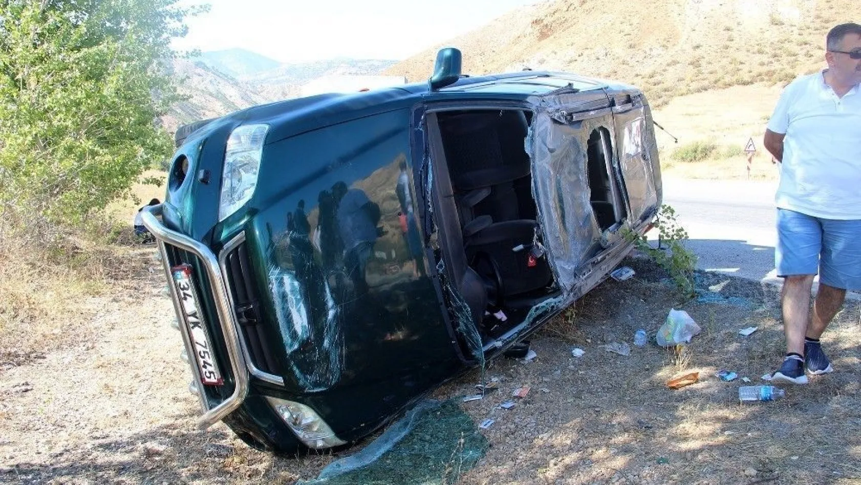 Sivas'ta otomobil ile pikap çarpıştı: 5 yaralı
