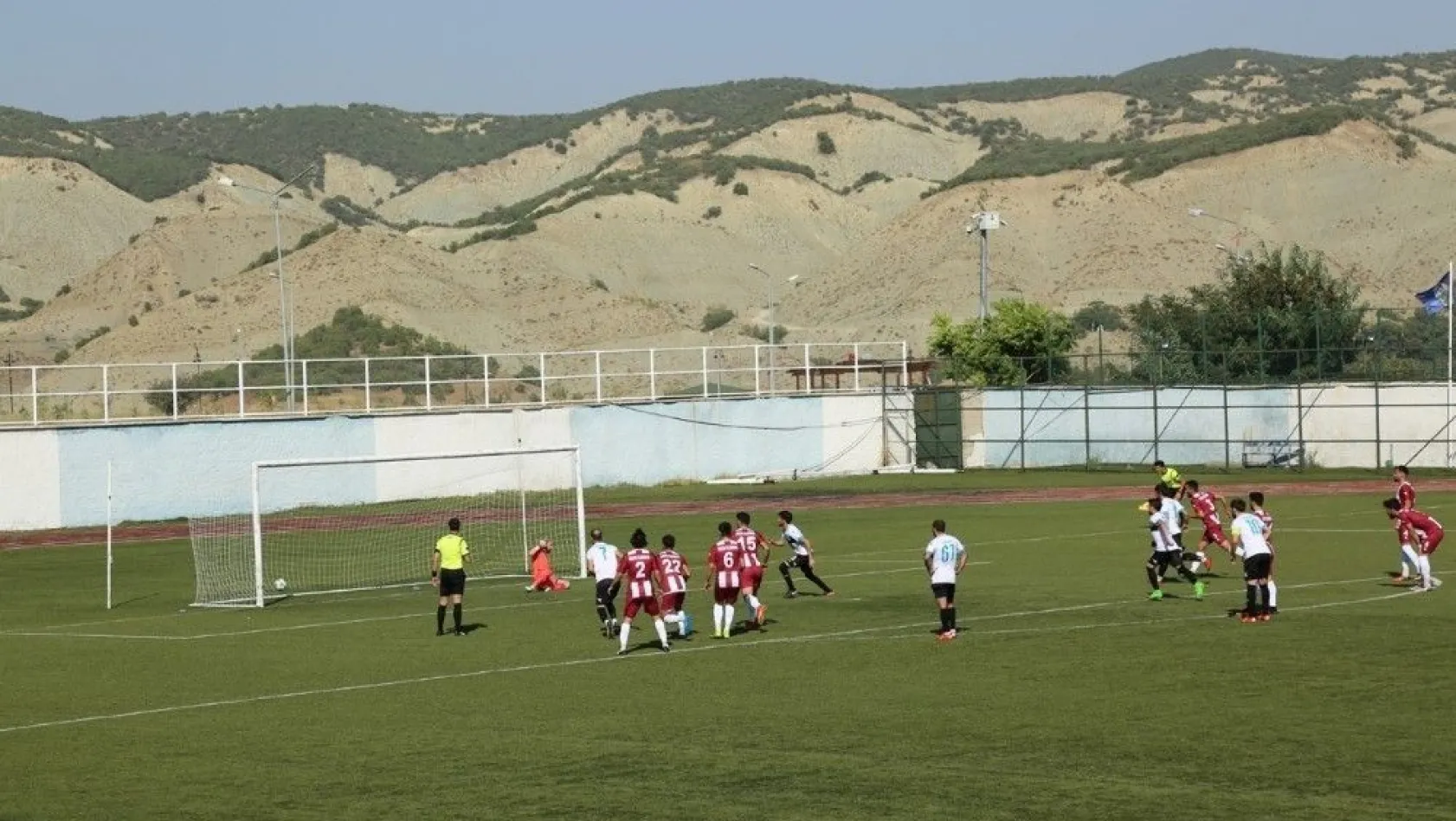 Ziraat Türkiye Kupasında 62 Pertekspor, Karlıova Yıldırımspor'u 4-1 yendi
