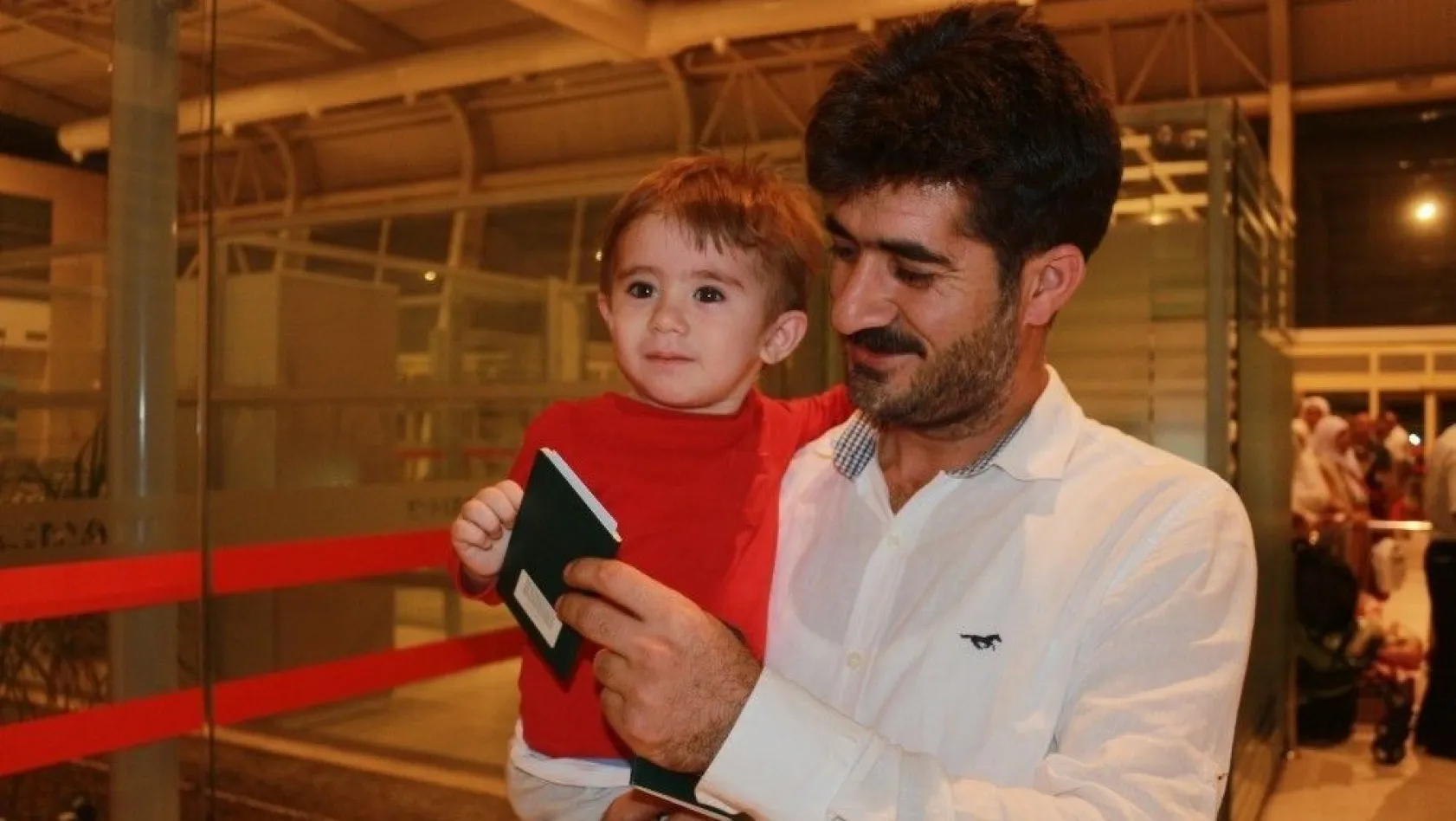 Adıyaman'ın en küçük hacısı 18 aylık Ali Semih Uçar oldu
